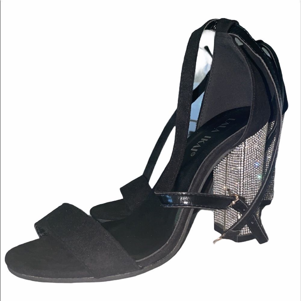 Heels - Picture 4 of 4